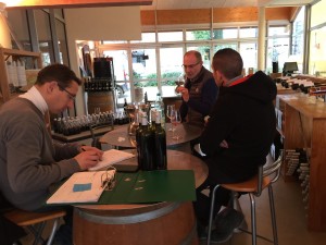 Dégustation et assemblage pour les cuvées Cabernet et Paradoxe