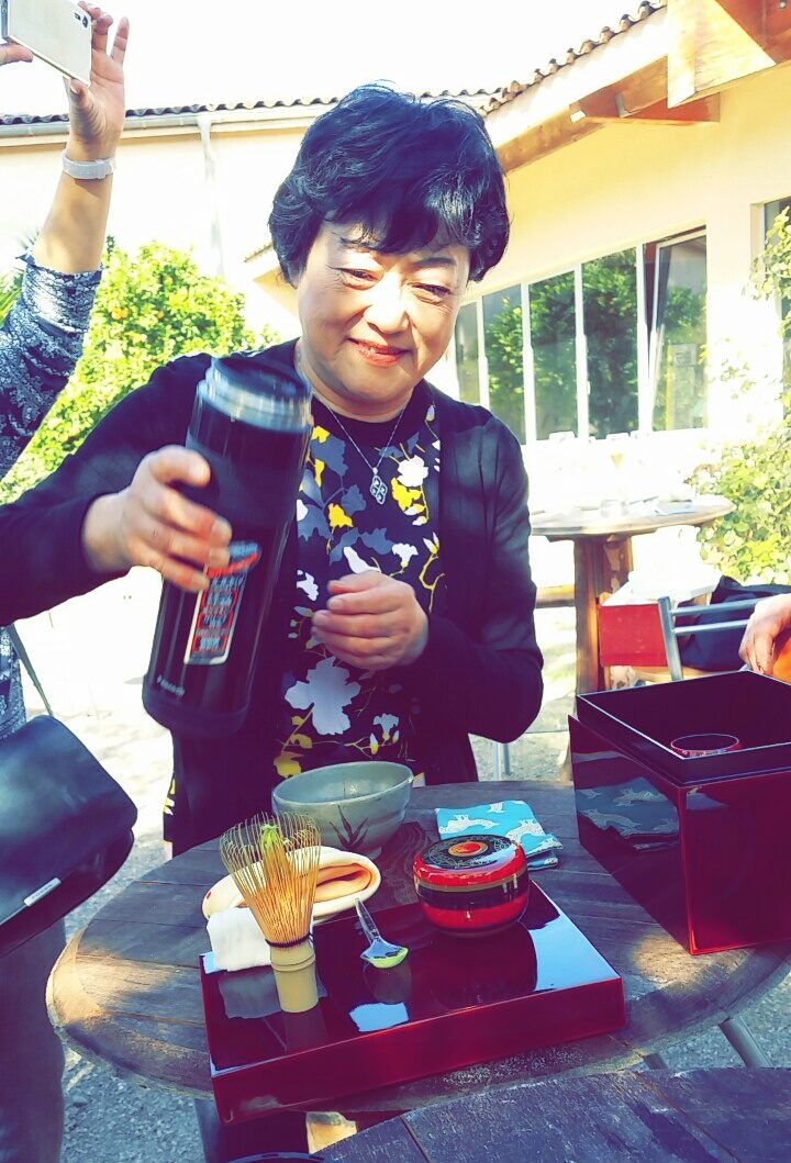 Moritaka et ses clients en visite à L’Arjolle.