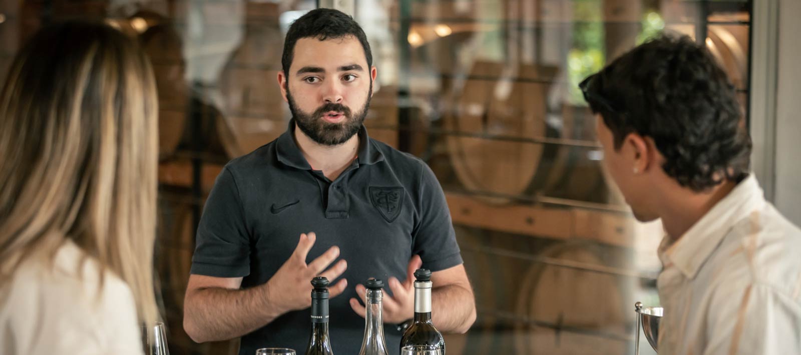Dégustation de vin au caveau de l'arjolle - Oenotourisme